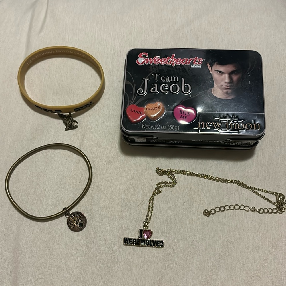 Jacob Twilight bracelets Necklace and Tin